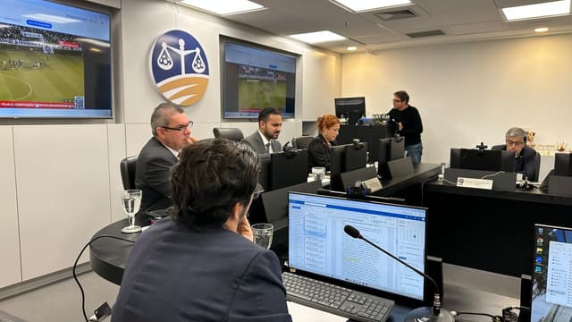 Quarta Comissão absolve Erick Pulgar e presidente do Fluminense 