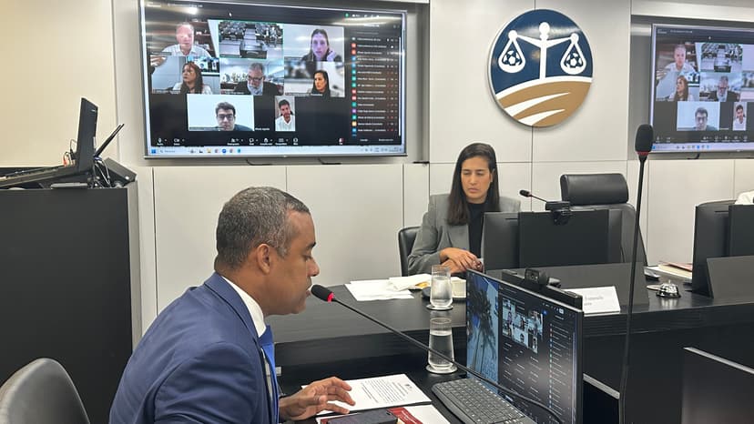 STJD absolve Fernando Diniz 