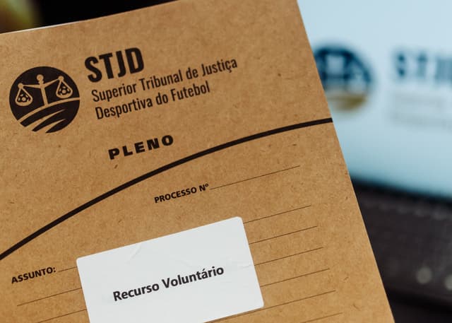 Vitória obtém efeito suspensivo para Cacá e Marinho